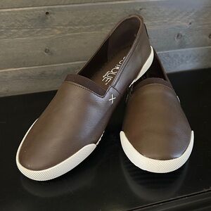 Boutique by Corky’s Brown Slip-On Sneakers / Flats • Size 8 • NWT